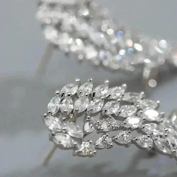 💥 Angel Wing Feather CZ Engagement Ear Bone Clip Earrings, GPMB1562